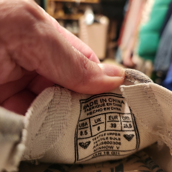 Roxy Minnow Slip-On Shoes - Picture 7 of 7